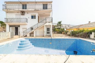 Chalet en venta en Alginet