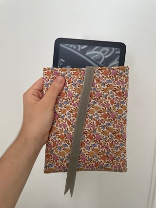 Funda Kindle Estampado Floral con Lazo