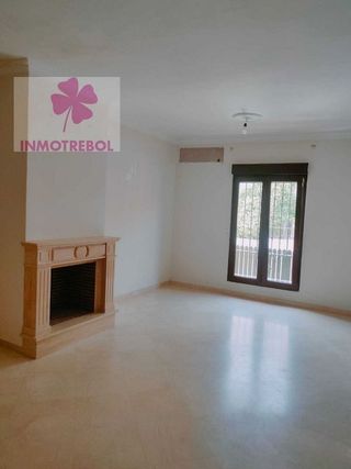 Casa adosada en venta en Centro en Bormujos