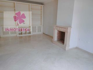 Casa adosada en venta en Centro en Bormujos