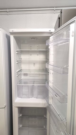 Nevera Edesa A 185cm no Frost con garantía.
 
