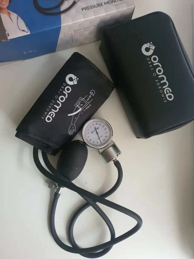 Tensiómetro Oromed con estetoscopio