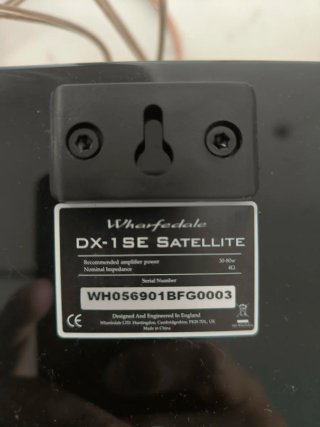 Altavoces Wharfedale Negro