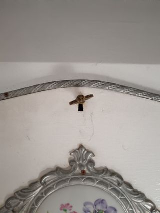 Secreter blanco y plateado