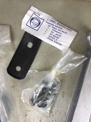 Portaruota Vespa 50 Special
Fabbri 146
