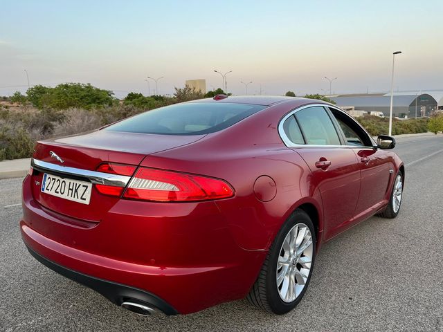 Jaguar XF 2012