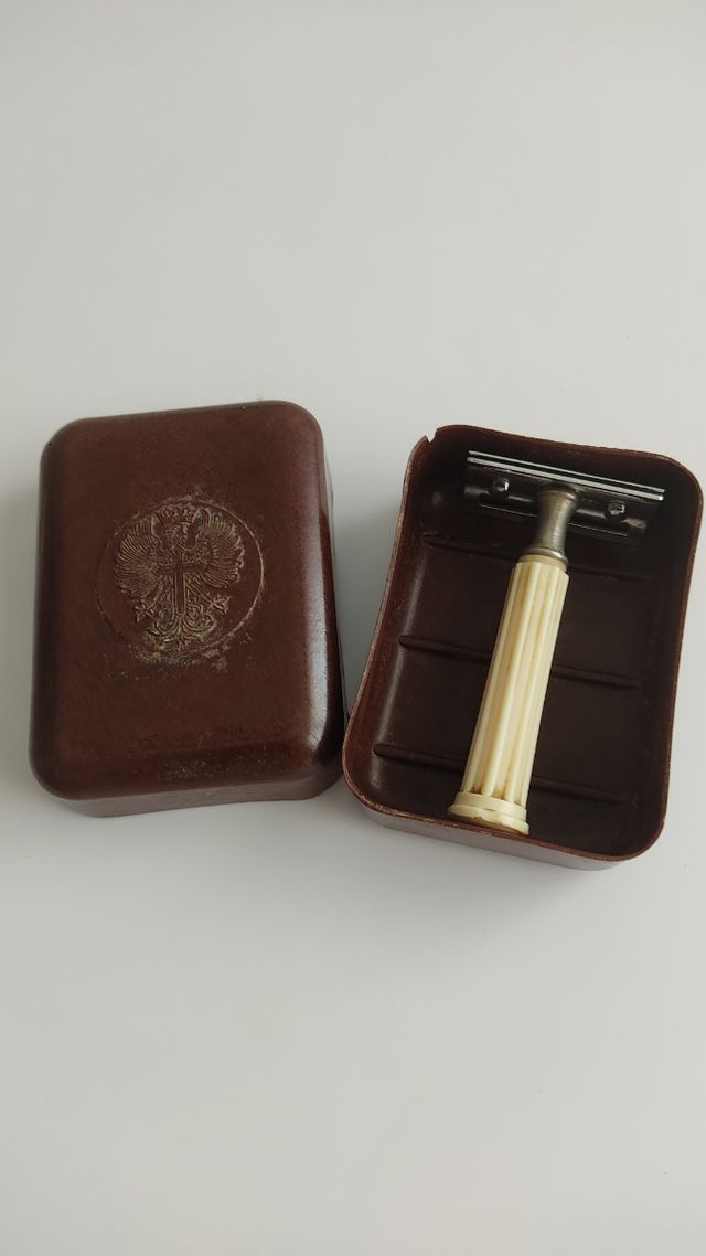 Maquinilla de afeitar antigua 1950