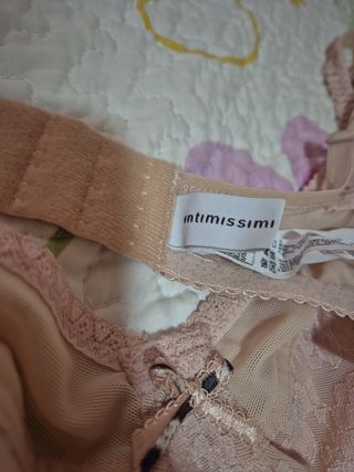 Sujetador rosa de encaje