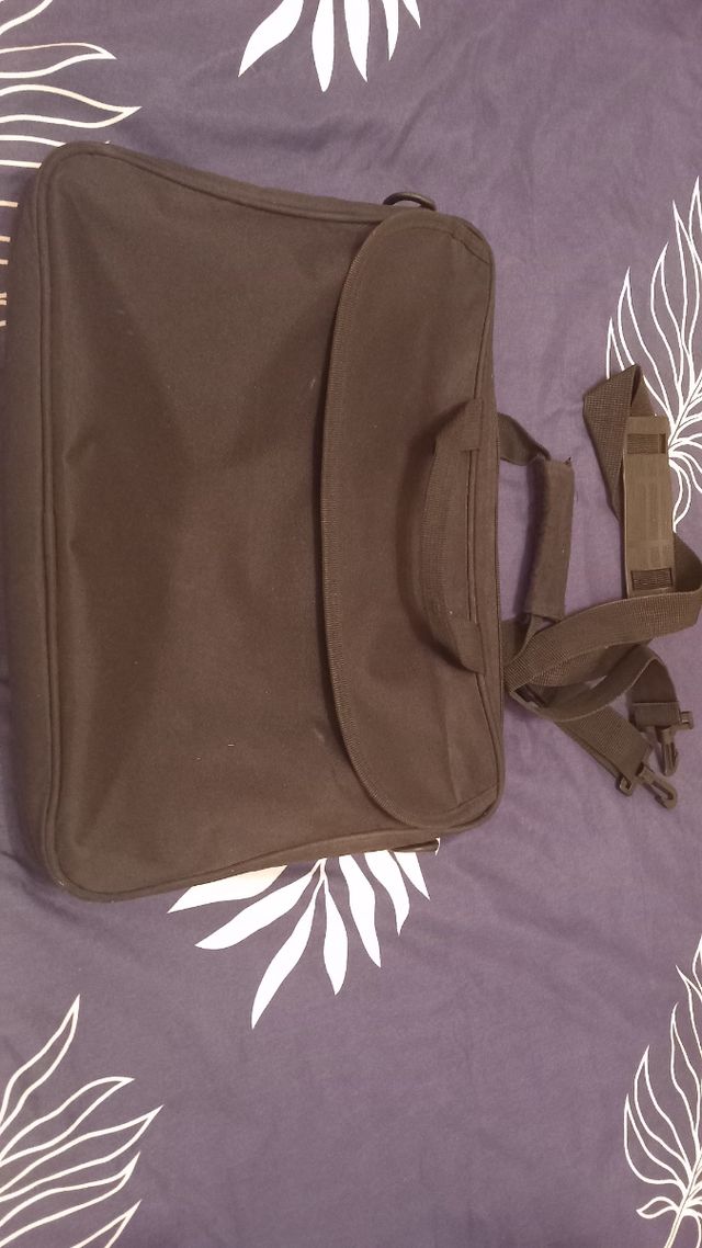 Maletín de tela negro