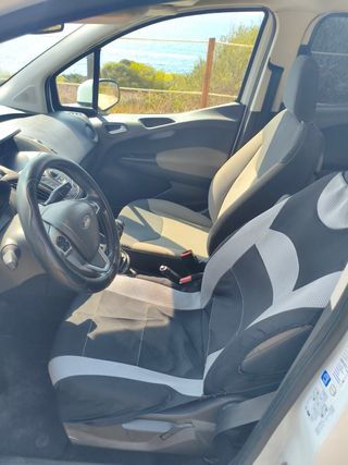 Ford Tourneo Courier 2016