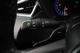Toyota Corolla 2.0 Hybrid Advance