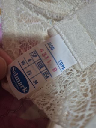 Sujetador de encaje blanco