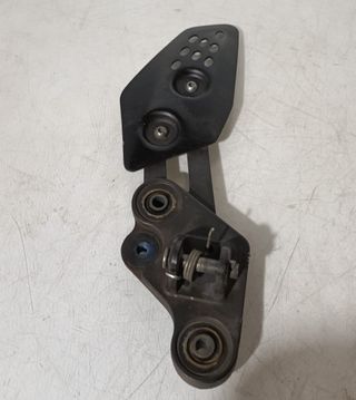 Soporte estribera lado izquierdo Yamaha MT 07