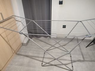 Tendedero plegable de metal extensible con 2 alas