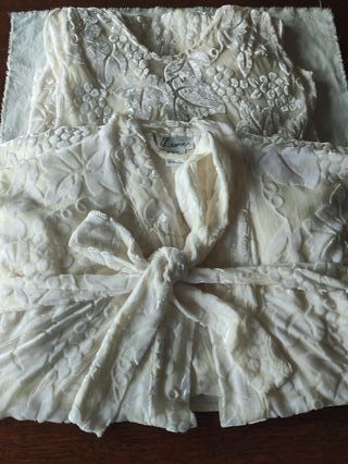 Conjunto camisón y bata blanco