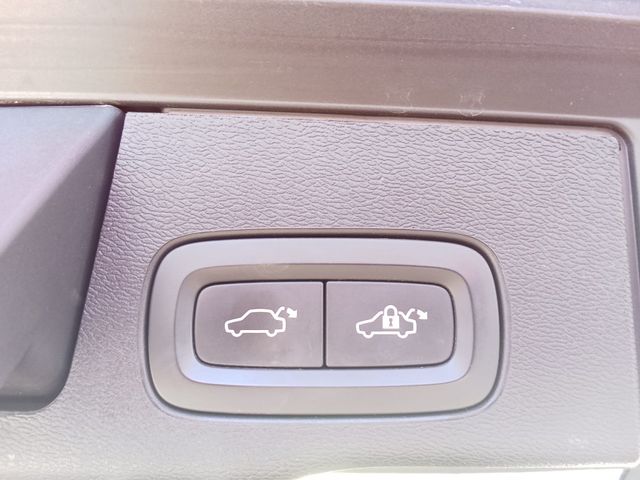 Volvo XC60 2.0 T6 AWD Recharge RDesign Auto