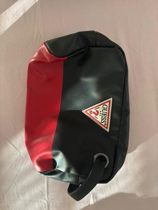 Bolso Guess Negro y Rojo