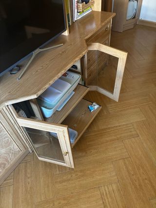 Mueble de salón de madera URGE VENDER