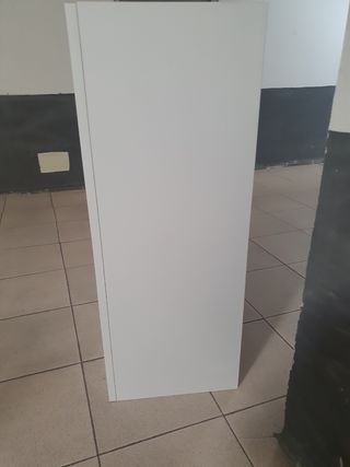 Mueble blanco para colgar en pared