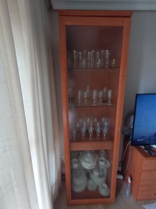Vitrina madera y cristal