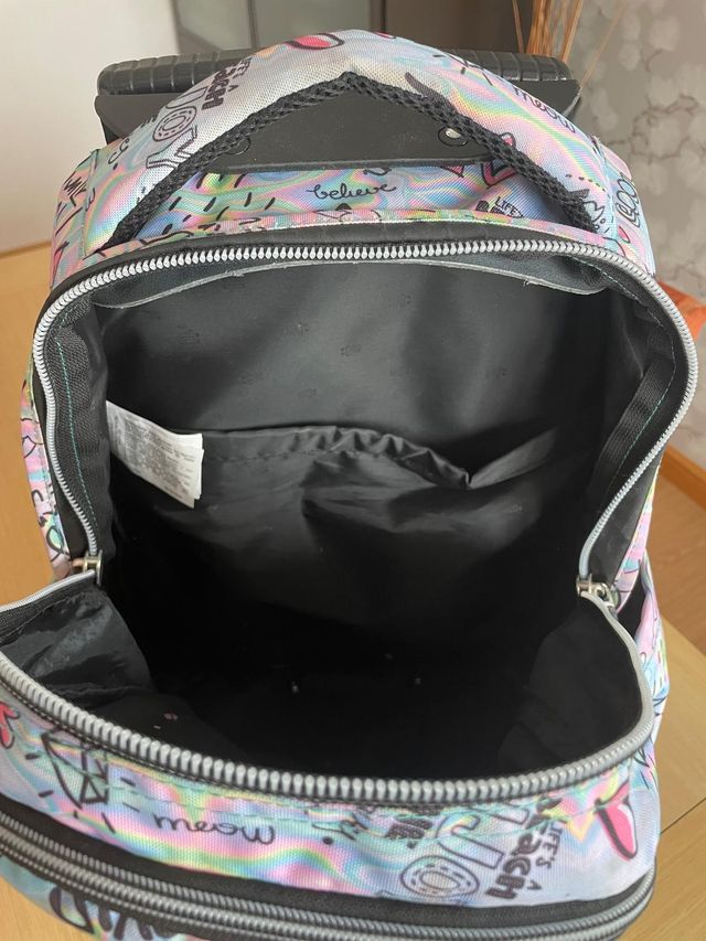 Mochila Totto con ruedas y estampado