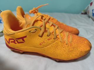 Botas de fútbol Kipsta talla 40 Usadas dos dias