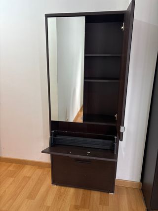 Zapatero con espejo y puertas