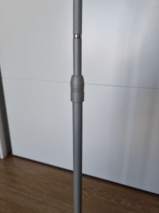 Soporte para 4 altavoces regulable.