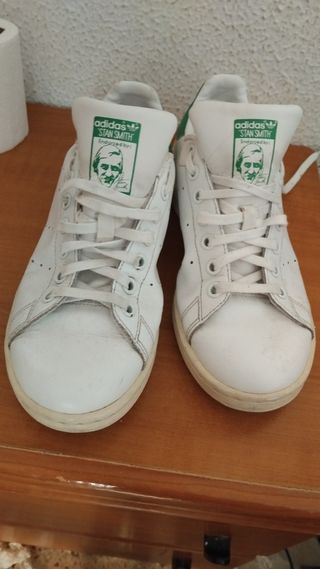 Playeras de mujer Adidas modelo Stan Smith, talla