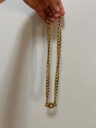 Collar Guess Dorado Unisex original con su bolsa