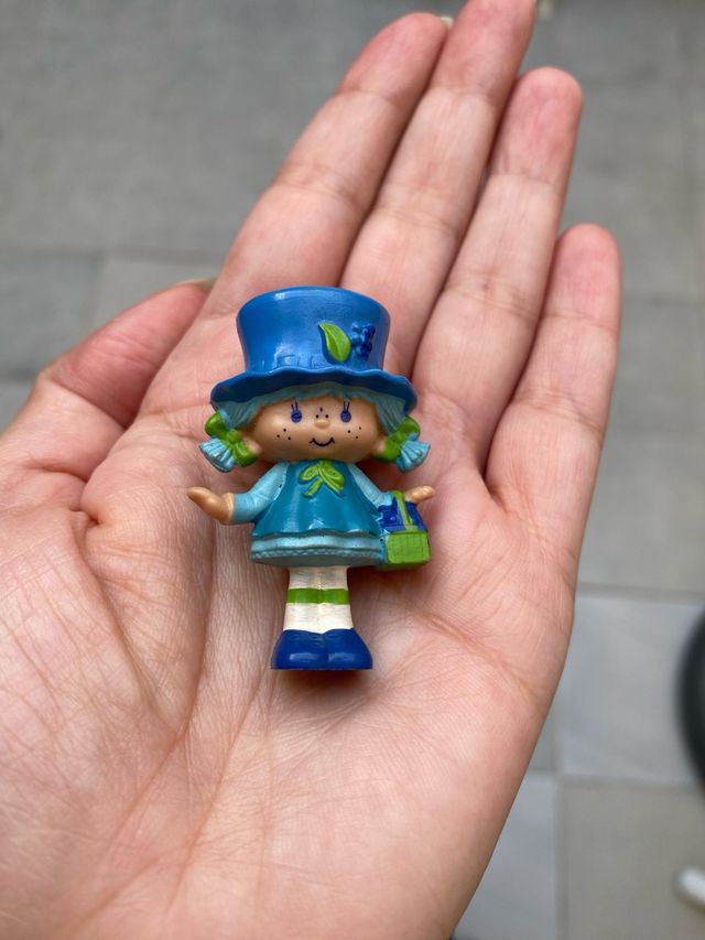 Muñeca Tarta de Fresa Azul