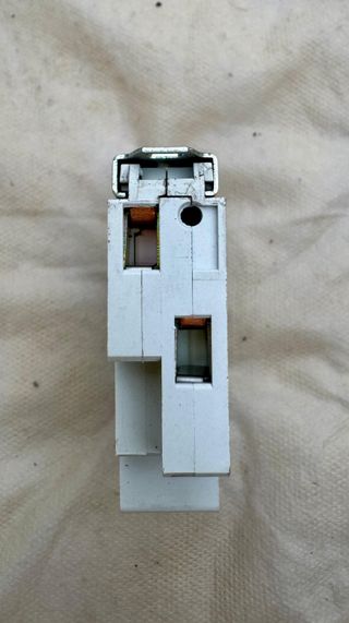 INTERRUTTORE AUTOM MAGNETOTERMICO HAGER MJ 506A C6