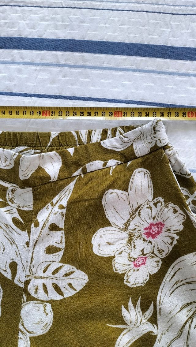 Pantalón Zara Verde Oliva Estampado Floral