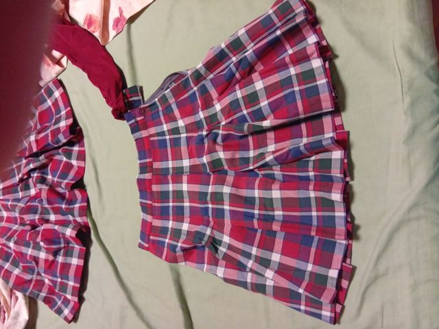 Falda de cuadros talla 4 y talla 2 precio por unid