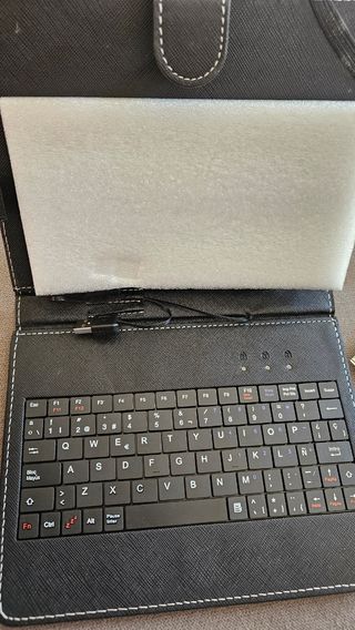 Funda con Teclado Español para Tablet