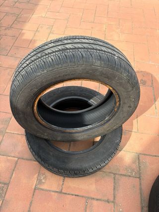 Neumáticos 175/65/14 perfectos 
