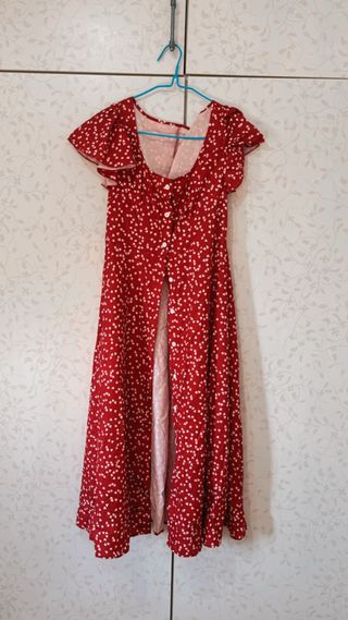 Vestido rojo con etiqueta