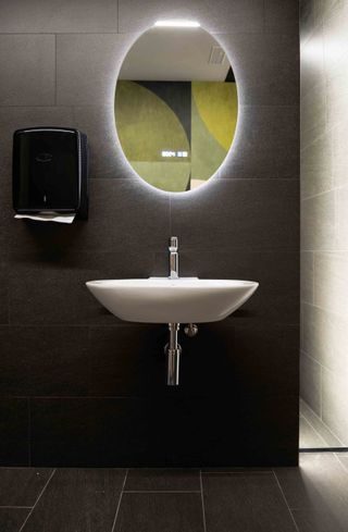 TRASPASO Barbería 70 m2 en Alcantarilla BAJO LOCAL