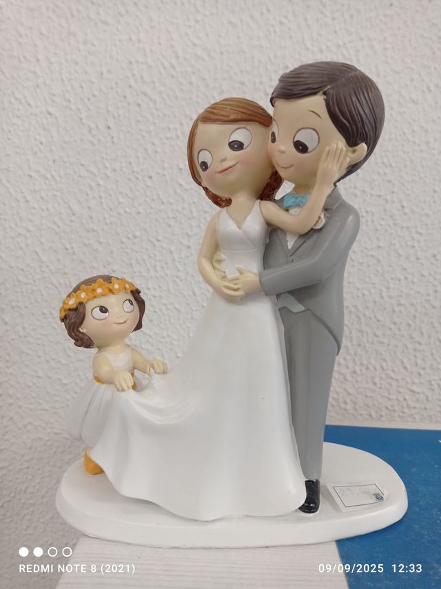 Figura Novios con Niña