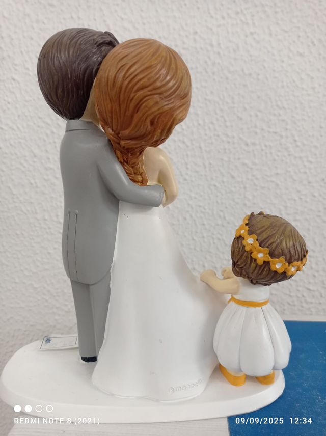Figura Novios con Niña
