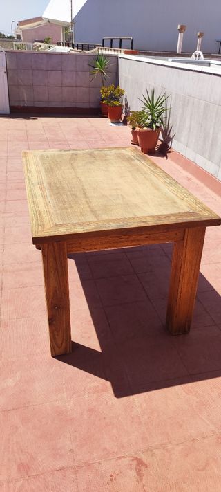 Mesa de jardín de madera