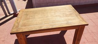 Mesa de jardín de madera