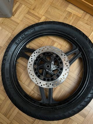 Neumático Moto Michelin City Pro 90/90-18. camara