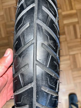 Neumático Moto Michelin City Pro 90/90-18. camara