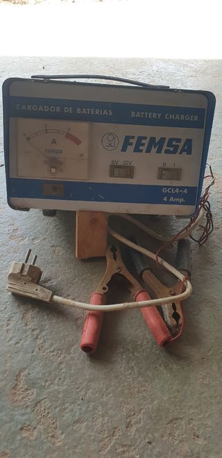 Cargador de Baterías FEMSA GCL4-4