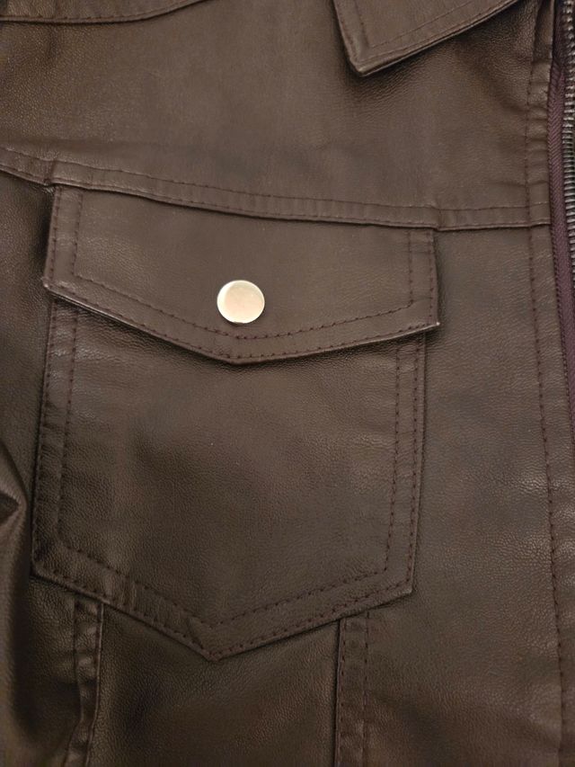 Cazadora efecto piel hombre marrón