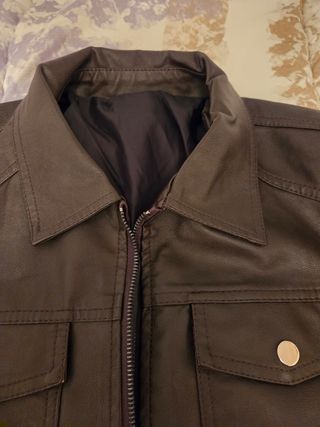 Cazadora efecto piel hombre marrón