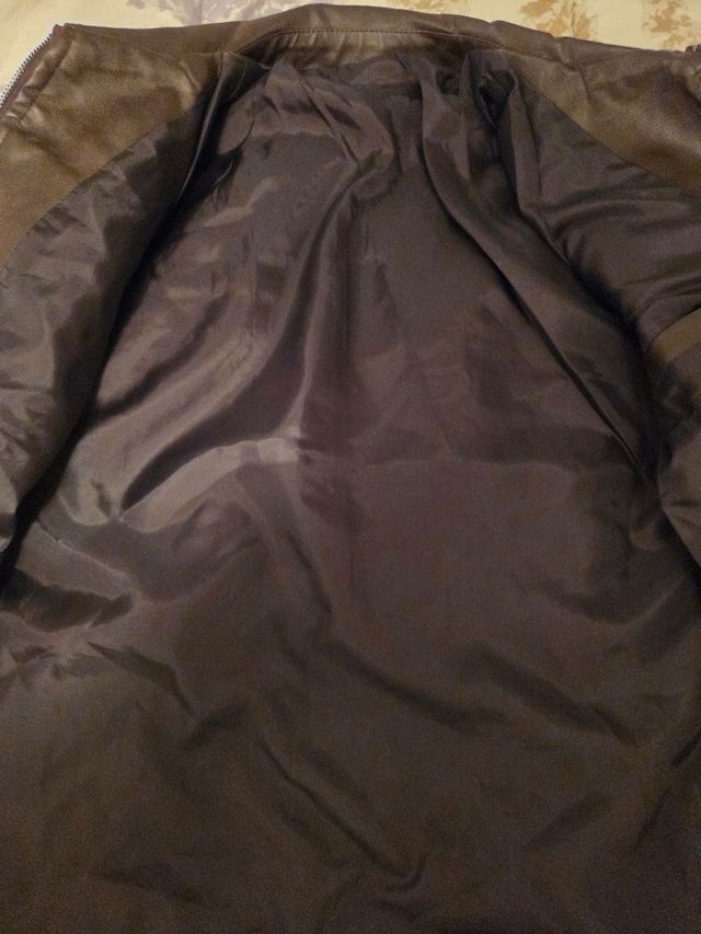 Cazadora efecto piel hombre marrón