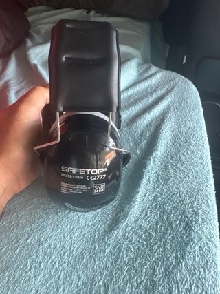 Auriculares cancelación ruido negros y grises