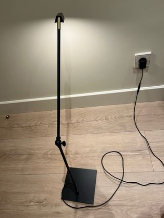 Lámpara LED Flexo Negra y Dorada